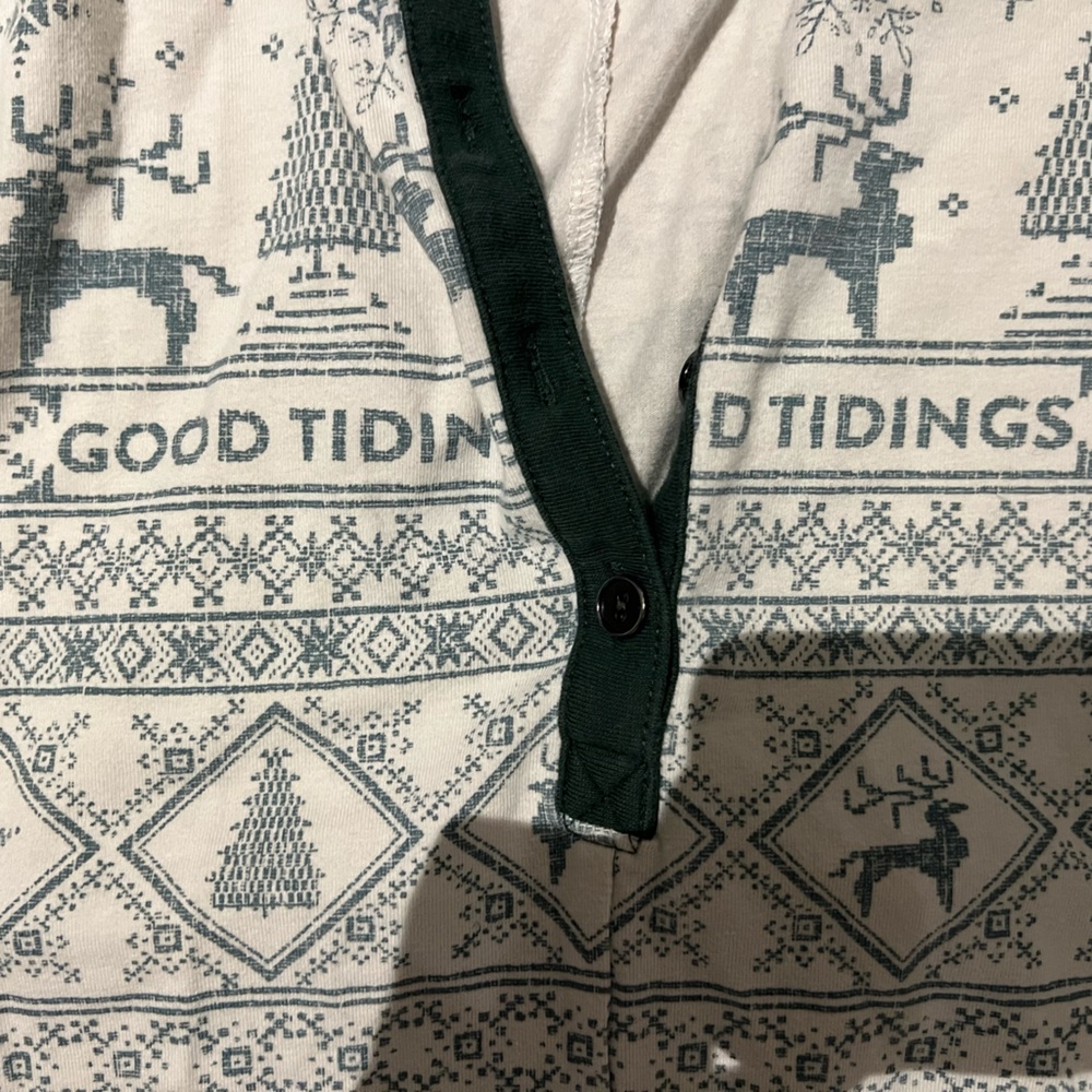 CHRISTMAS ONESIE 🎄 - Picture 4 of 4
